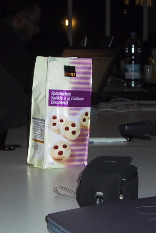 Thomas Wenger brought along the real Plone cookies (i18n !) Thomas Wenger brought along the real Plone cookies (i18n !)